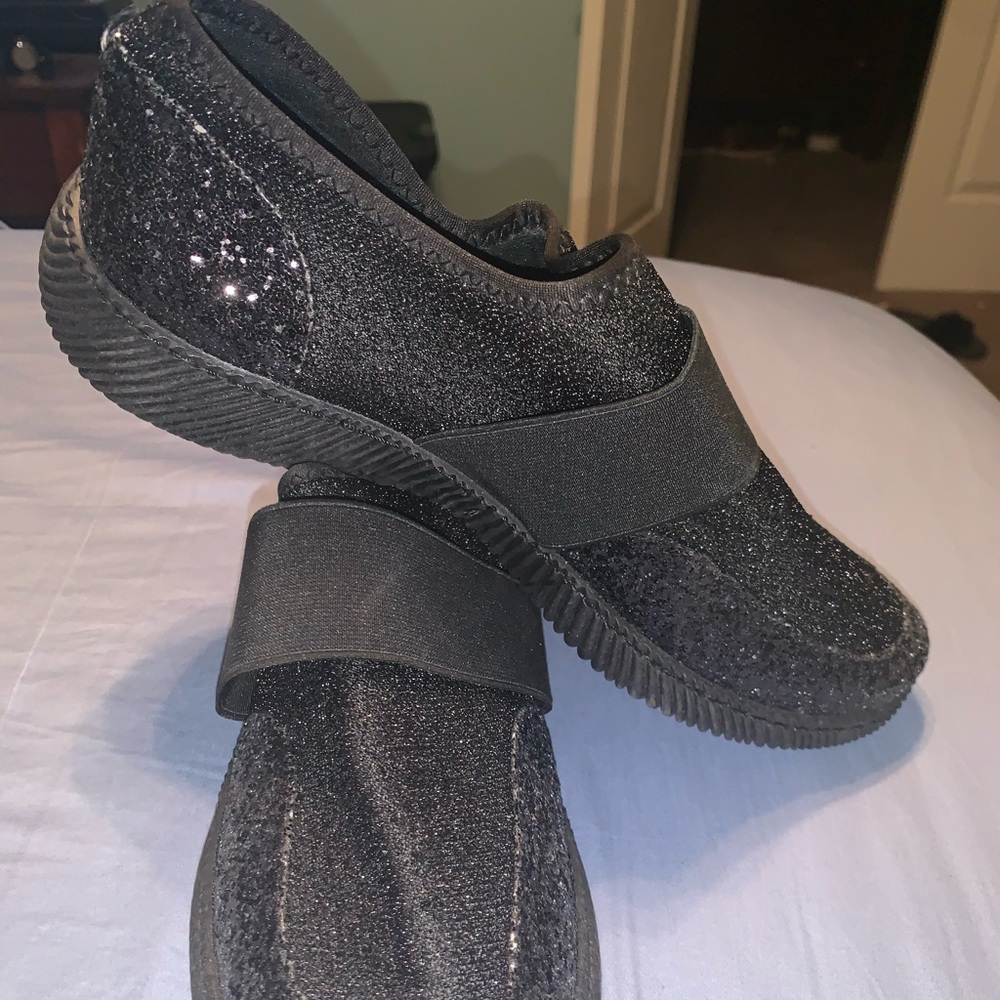 Women’s fabric! Sparkling glitter fashion sneaker